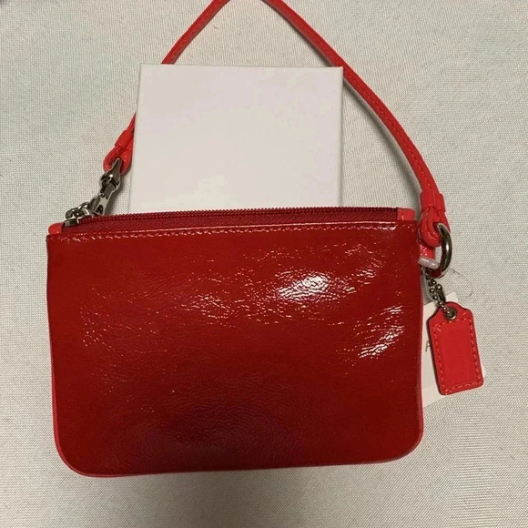 COACH POPPY WRISTLET,NWT. - Picture 2 of 3